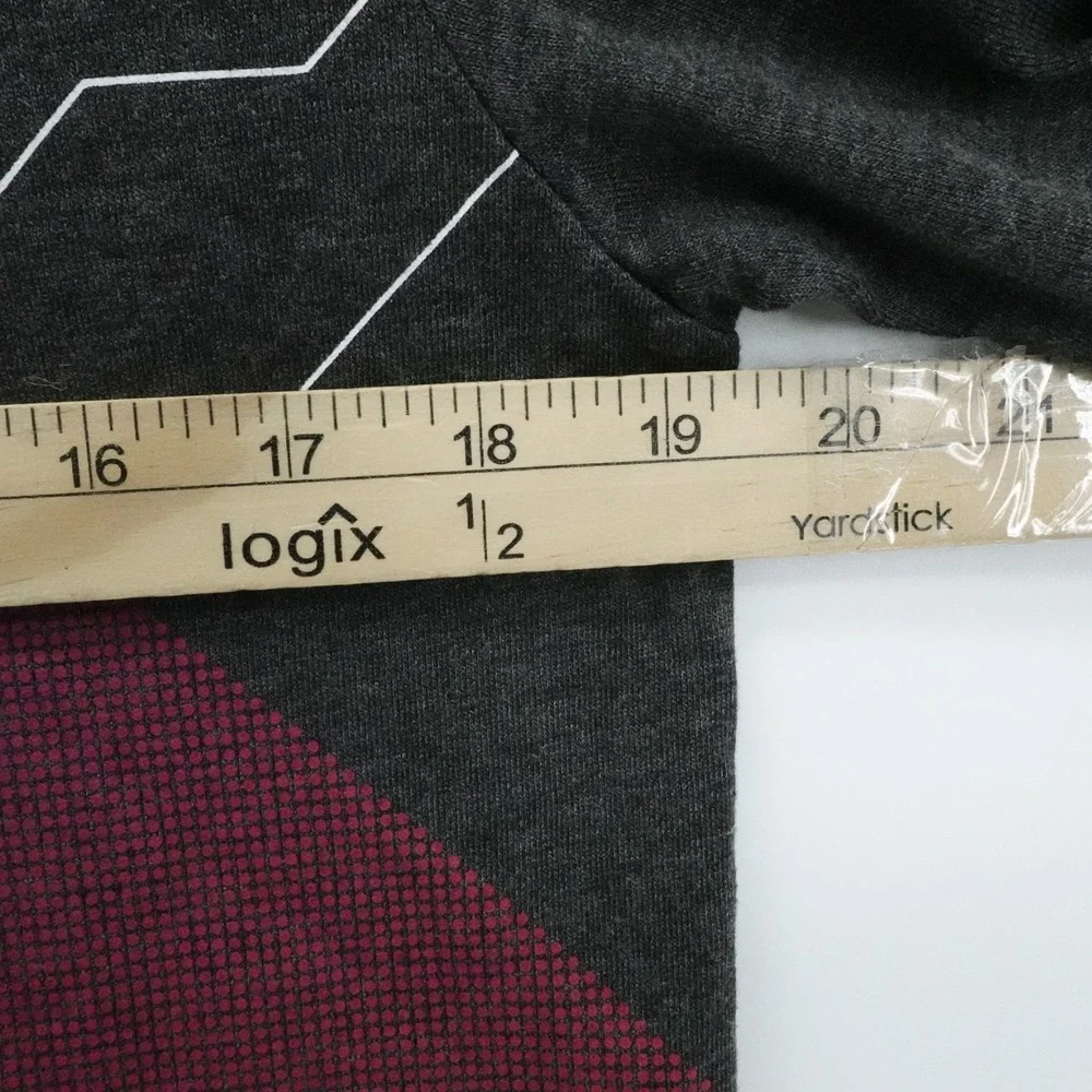 Qatar Airways Shirt Unisex Small Gray F1 Formula 1‎ Long Sleeve Graphic Crewneck